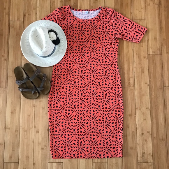 LuLaRoe Dresses & Skirts - LuLaRoe Women Júlia summer dress
